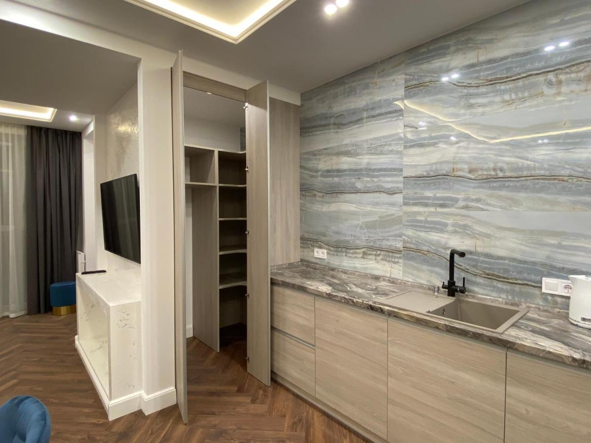Modern Classic 2 Bedroom Apartment Near Most City Dnipro Luaran gambar