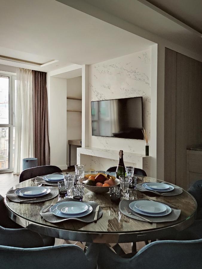 Modern Classic 2 Bedroom Apartment Near Most City Dnipro Luaran gambar
