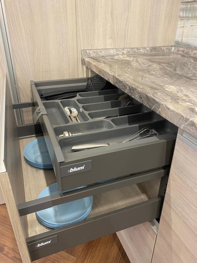Modern Classic 2 Bedroom Apartment Near Most City Dnipro Luaran gambar